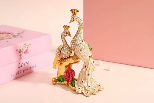 Vista 7 de Caja de baratija blanca de pavo real con bisagras pintadas a mano, adornos decorativos únicos, regalo único para la familia