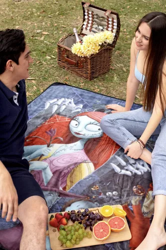 Vista 3 de Disney The Nightmare Before Christmas Gang Micro Raschel Manta de Forro Polar de 48" x 60