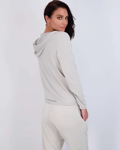 Vista 3 de Real Essentials 4 piezas sudadera con capucha y sudadera Henley de manga larga para mujer - Conjunto deportivo para descansar