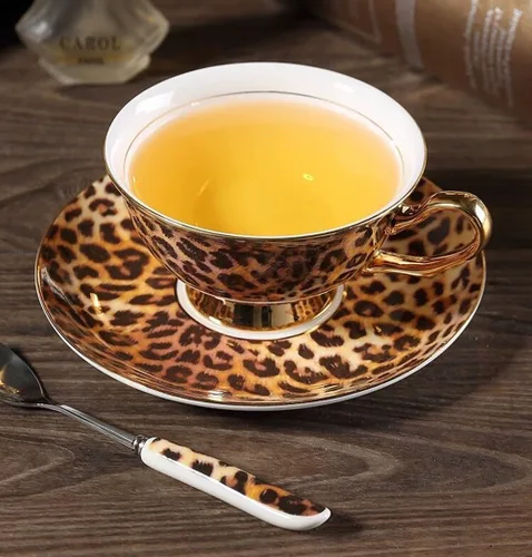 Vista 2 de YBK Tech - Juego de tazas y platillos de porcelana estilo europeo, taza de café de cerámica para el hogar, cocina, boda (patrón de leopardo)