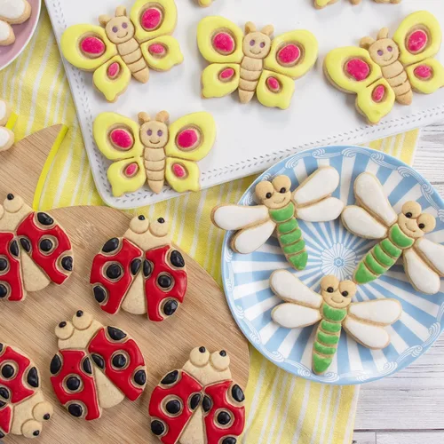 Vista 8 de Juego de 3 cortadores de galletas de insectos (diseños: mariquita, libélula y mariposa), 3 piezas - Bakerlogy