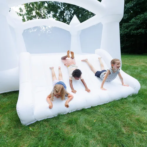 Vista 8 de Bounceland Party Castle Daydreamer Cloud Bounce House, 16.4 pies de largo x 13.1 pies de ancho x 9.3 pies de alto, aro de baloncesto, soplador