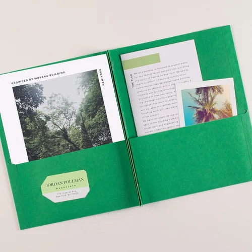 Vista 7 de Avery Two Pocket Folders with 3 Prong Fasteners, Holds 70 Sheets, 25 Green Folders (47977) (Pack of 5)