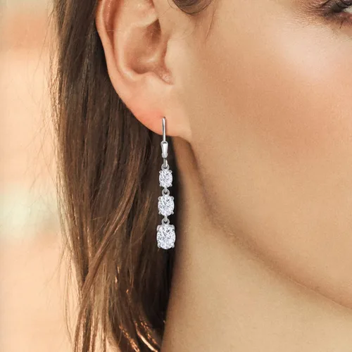 Vista 3 de Gem Stone King Aretes colgantes de plata de ley 925 con moissanita blanca de 3 piedras para mujer