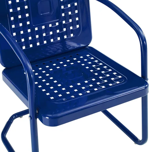 Vista 9 de Crosley Furniture Bates - Juego de 3 sillas y mesa auxiliar para exteriores de metal retro, juego de conversación para patio, color azul marino