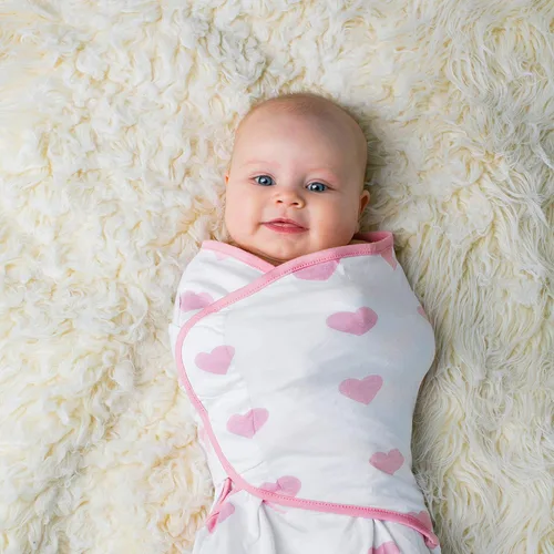 Vista 4 de Ziggy Baby Juego de manta ajustable para bebé niña, tamaño pequeño/mediano, 0-3 meses, paquete de 3 unidades, peonía rosa, corazón rosa, cuadros