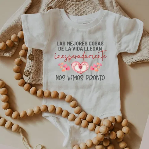 Vista 4 de Baby Announcement Onesie In Spanish, Cute Pregnancy Announcement Gifts For Abuelitos, Familia, Papi, Tia, Abuelo, Abuela, Surprise Baby Announcement