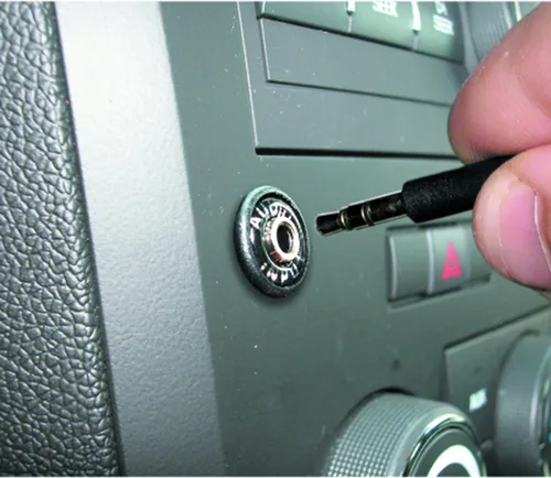 Vista 6 de Adaptador de entrada auxiliar montable para tablero IS335