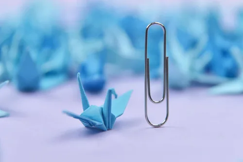 Vista 4 de 100 grúas de papel de origami tono azul tono 1.5 x 1.5 pulgadas, grúas de papel de origami plegadas hechas a mano para boda, regalo de Navidad