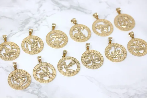 Vista 4 de CaliRoseJewelry Collar con colgante del zodiaco de oro amarillo de 10 quilates