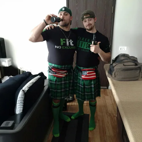 Vista 4 de Kilt verde Lucky Irish St. Patrick's Day, partes utilizables de tela, tamaño adultos estándar, 2