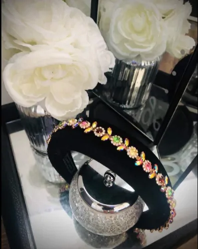 Vista 4 de KAOYOO Cadena de diamantes de imitación de cristal con forma de flor de 1 yarda en base de latón dorado para coser en ropa y adornos de ramo