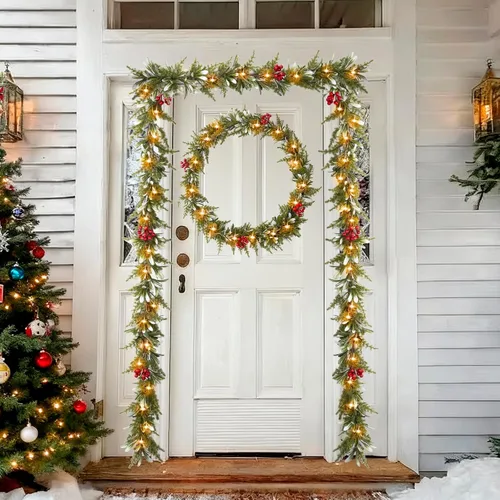 Vista 9 de Guirnalda de Navidad preiluminada de 6.5 pies con luces, guirnalda de olivo verde artificial con bayas rojas, funciona con pilas, guirnalda de pino