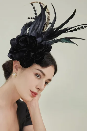 Vista 3 de BABEYOND Sombrero de tocado con clip para el pelo, pastillero para fiesta de té, sombrero de Derby, tocador de flores, negro, Negro, talla única