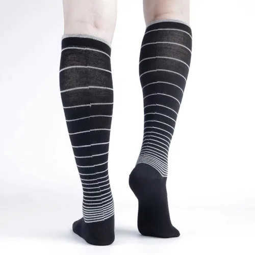 Vista 4 de JAVIE - Calcetines de compresión de lana merino para mujeres y hombres, cómodos, cálidos, hasta la rodilla, ligeros (15-20 mmHg)