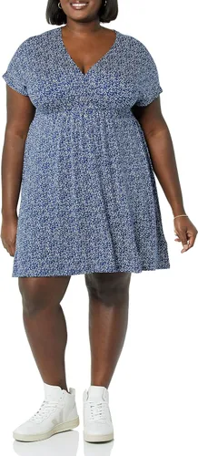 Vista 4 de Tienda Essentials Surplice Vestido de mujer, disponible en talla extragrande