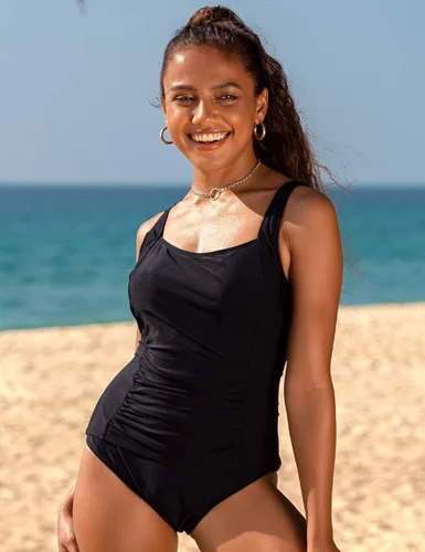 Vista 2 de Firpearl. Traje de baño negro de una pieza para mujer, traje de baño drapeado con control de abdomen.