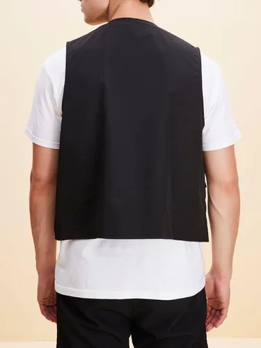 Vista 3 de OYOANGLE Chaleco tipo cargo sin mangas con cuello en V y cremallera para hombre con bolsillos con solapa