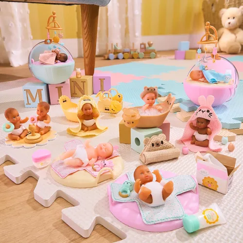Vista 2 de MGA's Miniverse Make It Mini Real Baby Nurture - Embalaje a ciegas, mini coleccionables temáticos para el cuidado del bebé, 8 estilos, incluyendo