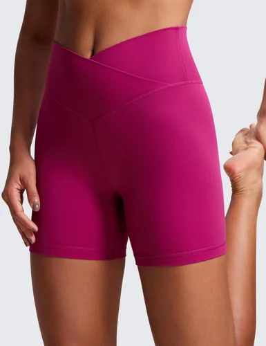 Vista 4 de CRZ YOGA Butterluxe - Pantalones cortos cruzados para mujer de 5 pulgadas, con cintura alta, para entrenamiento, yoga, suaves como la mantequilla