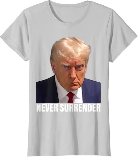 Vista 20 de Camiseta Pro Trump Mugshot Never Surrender para hombre y mujer, Negro