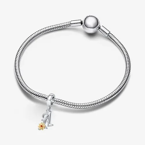 Vista 4 de MZC Jewelry Dijes de letras para pulseras, cuentas colgantes con inicial de girasol dorado del alfabeto de la A a la Z, nombre mayúscula para collar