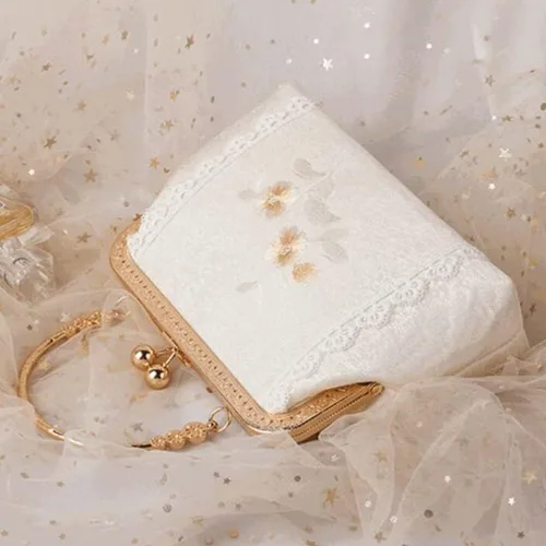 Vista 4 de Bolso bordado de estilo chino para las mujeres Vintage Metal Frame Kiss Lock Embrague Bolso Femenino étnico Monederos Wrap