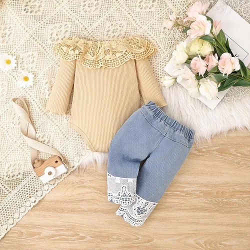 Vista 39 de Conjunto de ropa de bebé niña para bebé, mameluco de encaje blanco de manga larga + pantalones de mezclilla
