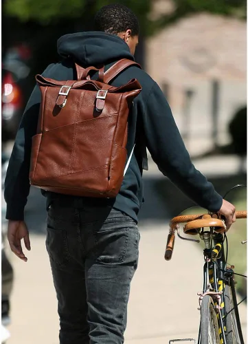 Vista 8 de McKleinUSA Serie S, Kennedy, cuero de becerro de grano de guijarro, mochila para portátil de doble acceso de 17 pulgadas, color negro (88735)