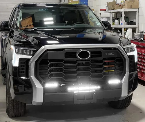 Vista 5 de iJDMTOY Barra de luz LED de 20 pulgadas para montaje en rejilla inferior compatible con Toyota Tundra 2022 en adelante, incluye barra de luz LED