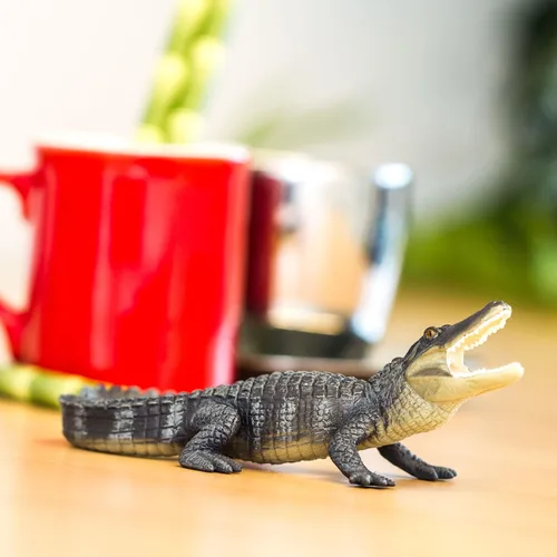 Vista 6 de Safari Ltd. Figura de cocodrilo – Figura realista de reptil de 6 pulgadas – Juguete educativo para niños, niñas y niños a partir de 3 años