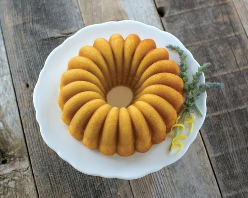 Vista 4 de Nordic Ware Elegant Party Bundt - Molde para pan
