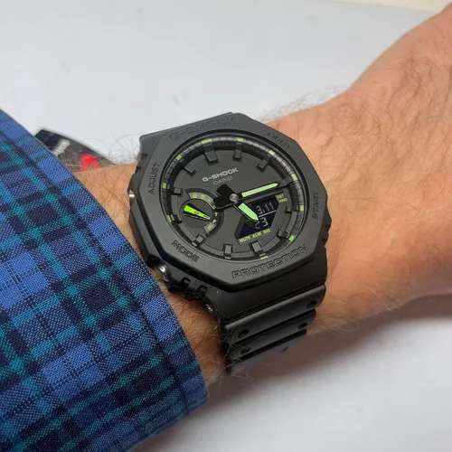 Vista 3 de G-Shock GA2100-1A3 - Reloj neón con acento color verde NegroVerde Digital