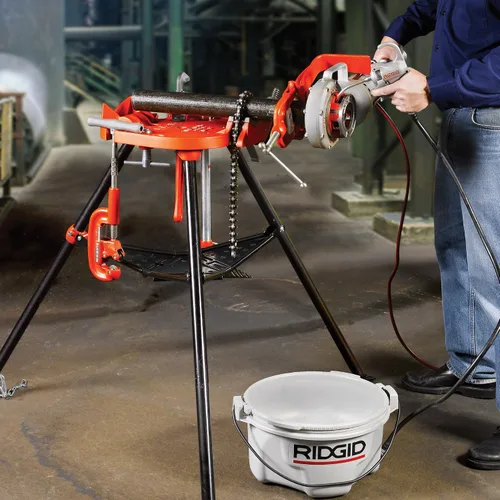 Vista 4 de RIDGID 36273 460-6 TRISTAND Tornillo de cadena y RIDGID 10883 modelo 418 engrasador con aceite de corte de rosca prémium