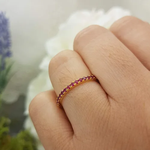 Vista 7 de Dazzlingrock Collection Anillo de boda elegante con piedras preciosas o diamantes redondos para mujer en oro macizo