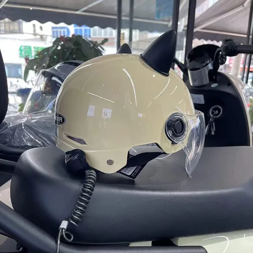 Vista 3 de Casco vintage para motocicleta para adultos, con visera solar, diseño retro con orejas de gato, casco de ciclomotor ligero abierto para hombres