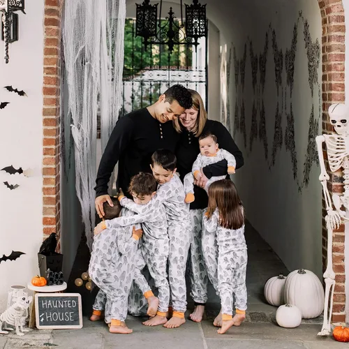Vista 5 de Burt's Bees Baby - Conjuntos de pijamas de Navidad familiares a juego, de algodón orgánico, para niños, bebés, mujeres y adultos