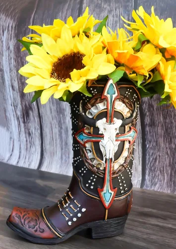 Vista 5 de Ebros Gift Rústica Country Western Cow Skull Turquesa Cruz y Alambres de púas de cuero sintético de vaquero Bota de vaquero decorativa florero