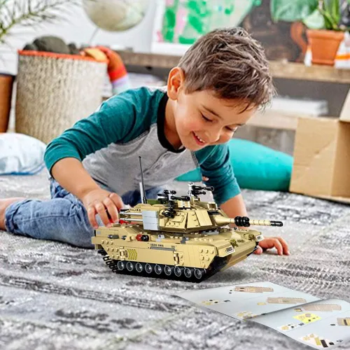 Vista 2 de dOvOb Bloque de construcción de tanque del ejército (1080 unidades), WW2 Militar M1A2 Abrams modelo tanque con figuras de soldado, juguetes regalos