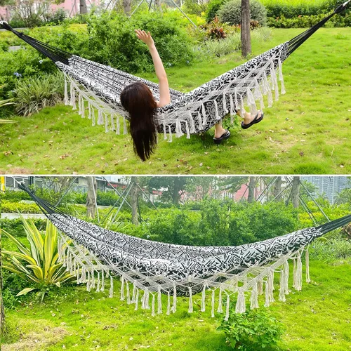 Vista 5 de Hamaca doble con flecos bohemios a rayas negras con flecos, cama colgante de tela de algodón suave para interiores y exteriores con cuerdas
