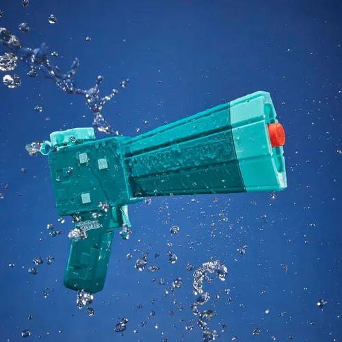 Vista 6 de Nerf Super Soaker Minecraft Glow Squid Water Blaster, Minecraft Dungeons Squid Mob, juguete de agua al aire libre, juegos al aire libre para niños