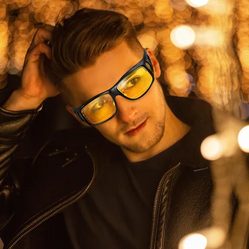 Vista 54 de Night Vision Driving Glasses for Men & Women - Polarized Anti Glare Fit Overs with Wrap-Around HD Yellow Lens