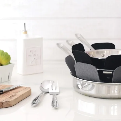 Vista 6 de T-fal Protectores prémium para ollas y sartenes (paquete de 6) para apilar y organizar la cocina, 14, 16, 18 pulgadas, negro y gris