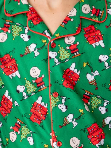 Vista 3 de INTIMO Peanuts - Conjunto de pijama con botones para niños, diseño de Snoopy Charlie Brown para las fiestas