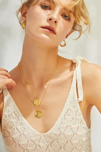 Vista 6 de Collar delicado con inicial, chapado en oro de 14 quilates, collar de oro con inicial de moneda para mujer