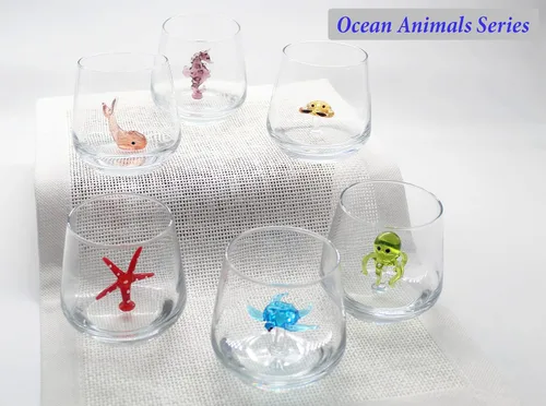 Vista 4 de Taza de vidrio 3D con bonita figura de animal en el interior, figura de cangrejo de vidrio soplado a mano en el interior, vaso sin tallo para vino