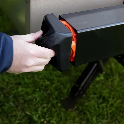 Vista 5 de Camco 40310, Tapa de parachoques magnética para RV Cuenta con imanes de neodimio resistentes, pequeños orificios de ventilación de aire, e incluye