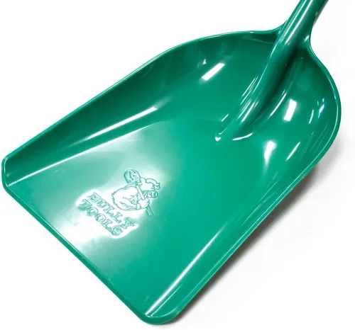 Vista 2 de Bully Tools Pala de nieve resistente, 100% fabricada en los Estados Unidos, pala de polietileno de una pieza para nieve, mantillo, eliminación