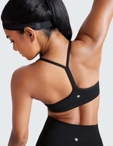 Vista 4 de CRZ YOGA Butterluxe - Brasier deportivo con espalda en Y para mujer, diseño de tirantes delgados, con espalda cruzada y relleno, de bajo impacto