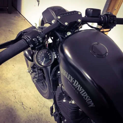 Vista 4 de JBSporty ♤ juego con soporte lateral para velocímetro para Harley Sportster♧